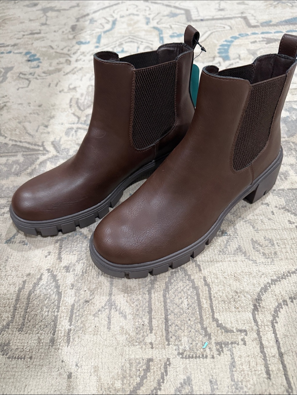 Vepose Brown Chelsea Lug Ankle Boots